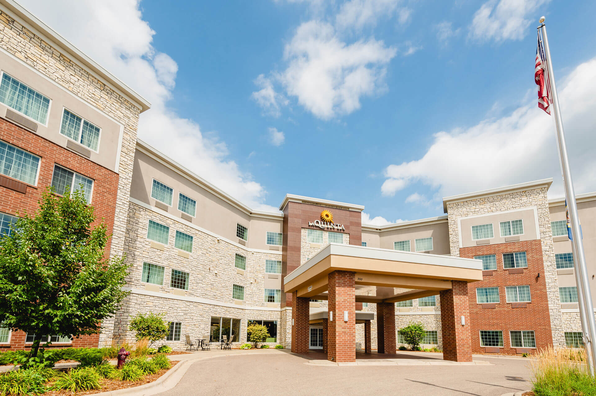 Hotel exterior La Quinta in Woodbury, Minnesota